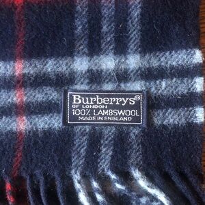 Vintage Burberrys unisex lambs wool scarf/muffler, made in England